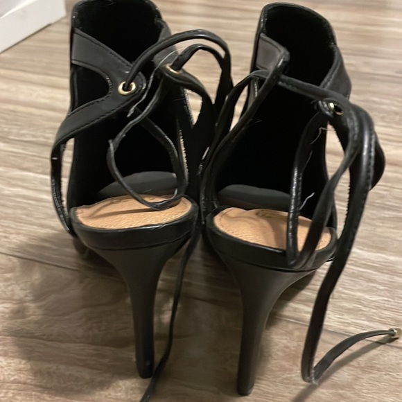 Black winter/fall heels - Picture 4 of 5